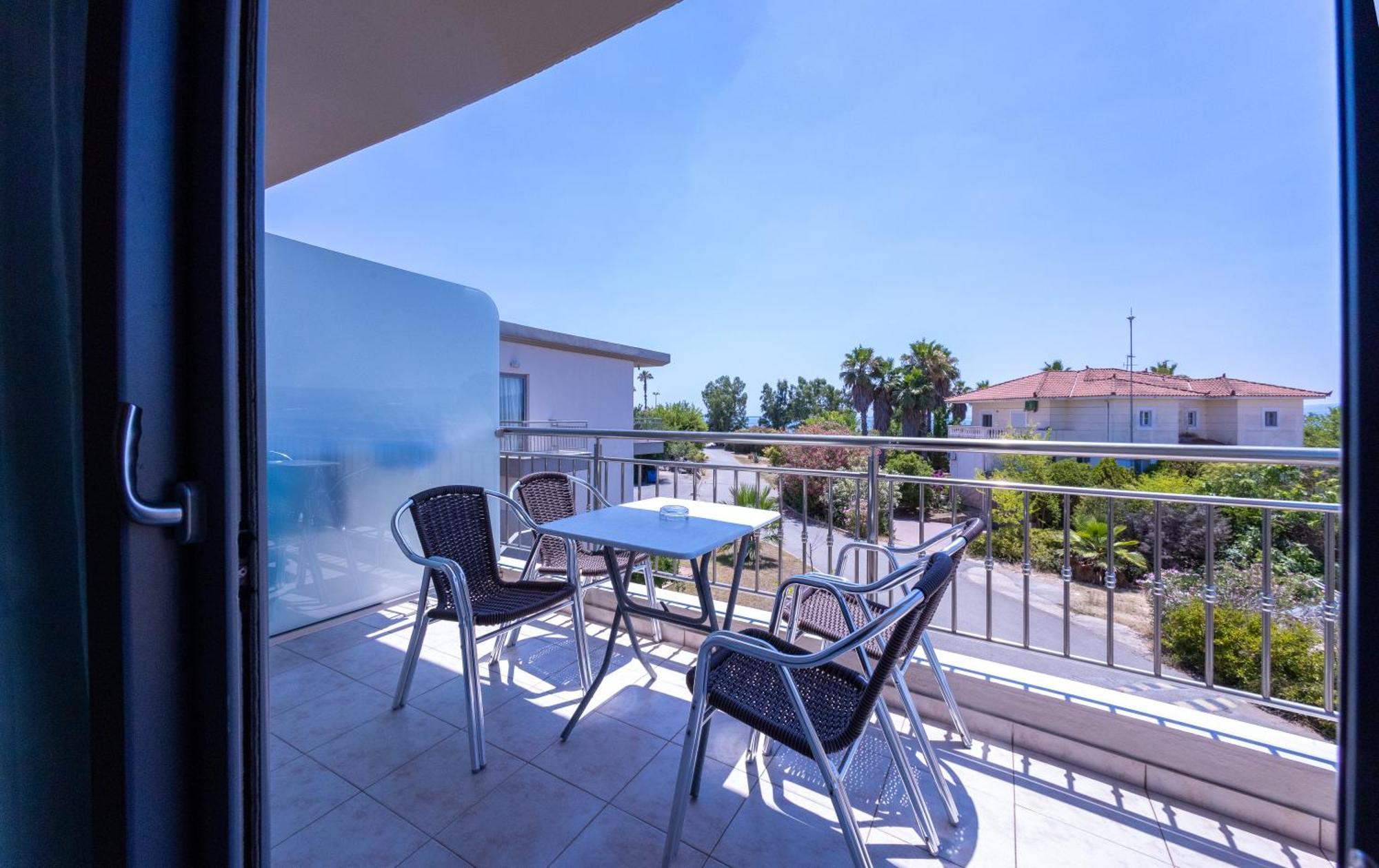 Buka Sandy Beach Messini Ngoại thất bức ảnh